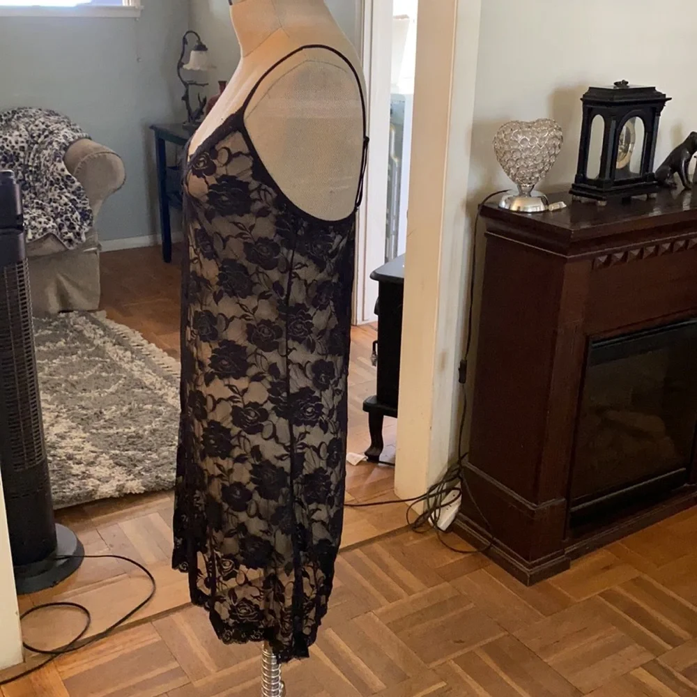 NWOT Delta Burke sheer stretchy negligee. Simply gorgeous & sexy! Floral pattern